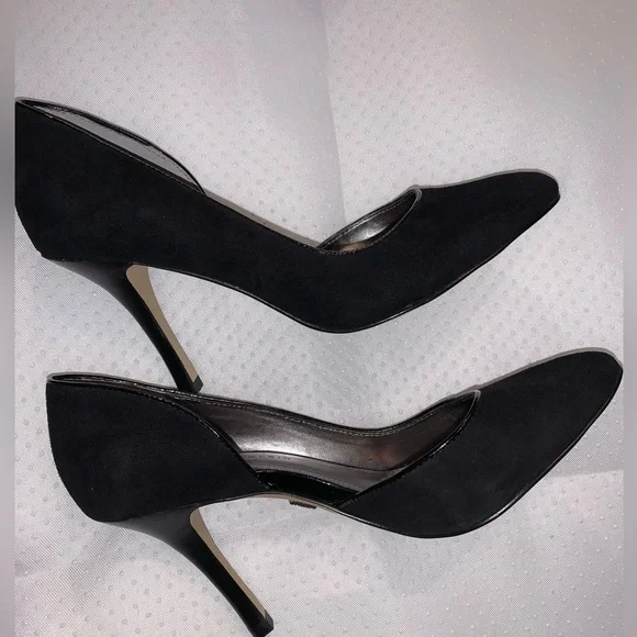 AK Anne Klein Size 6 M Black Genuine Suede Leather Pump - Picture 7 of 16